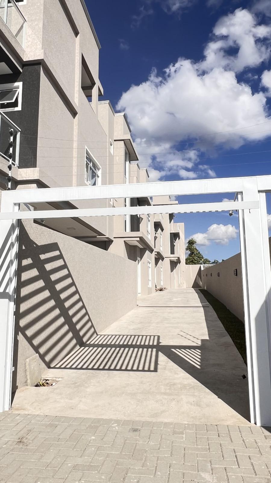 Sobrado no Boqueirão com 3 Quartos, Terraço Gourmet e Acabamen...