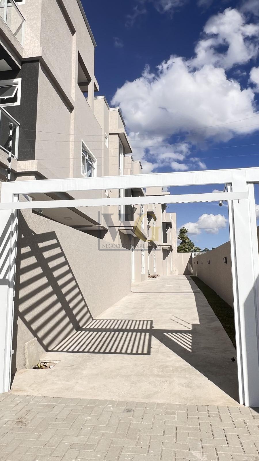 Sobrado no Boqueirão com 3 Quartos, Terraço Gourmet e Acabamen...