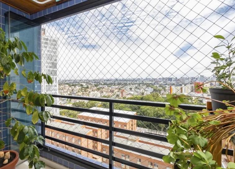 Apartamento Decorado à Venda no Cristo Rei  Edifício Hannover, Curitiba