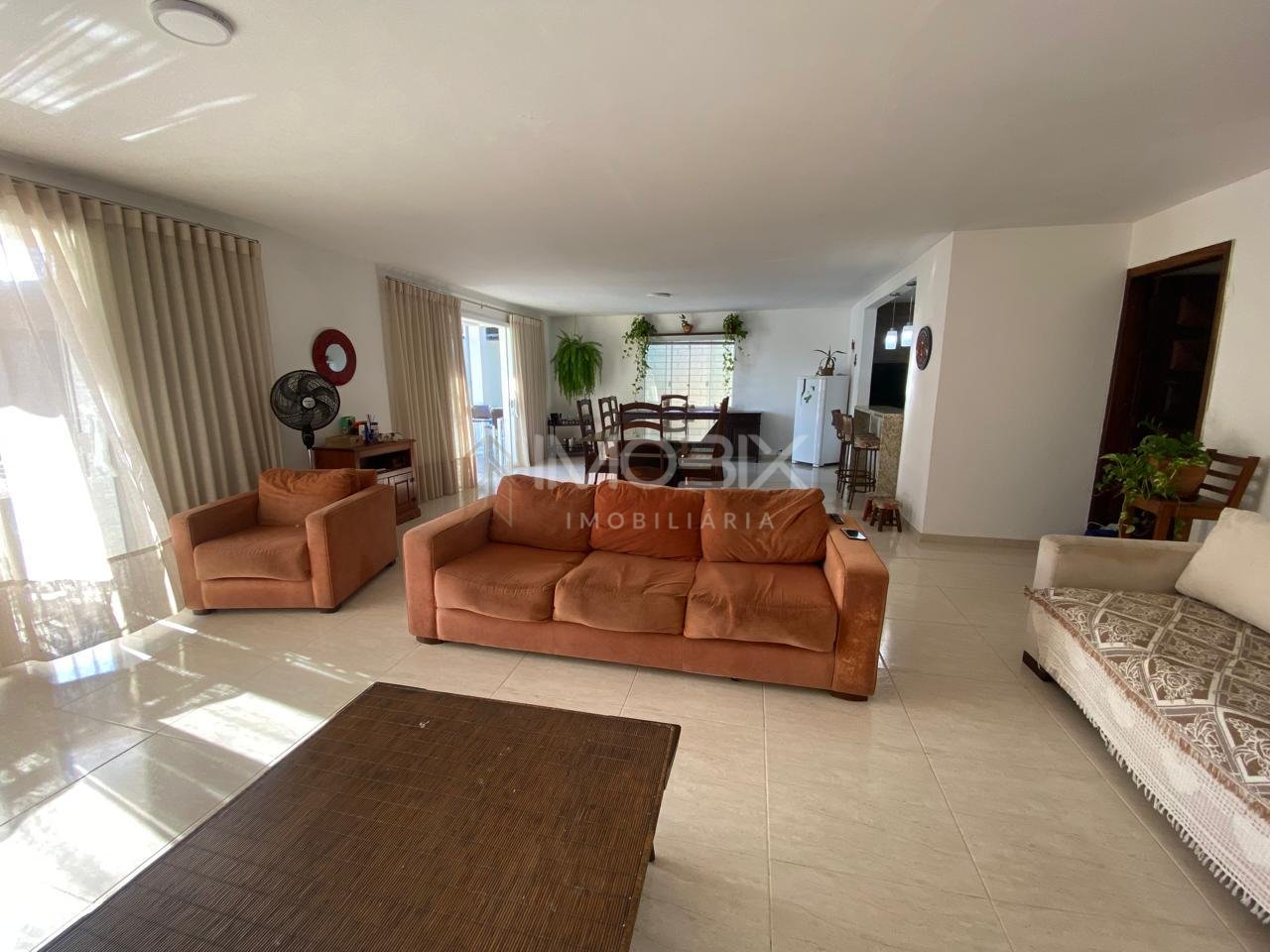 Casa Completa no Litoral 5 Quartos, Edícula, Piscina e Sala C...