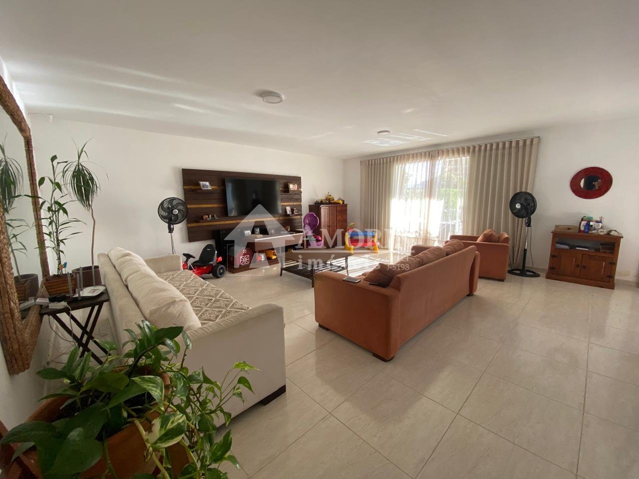 Casa Completa no Litoral  5 Quartos, Edícula, Piscina e Sala C...