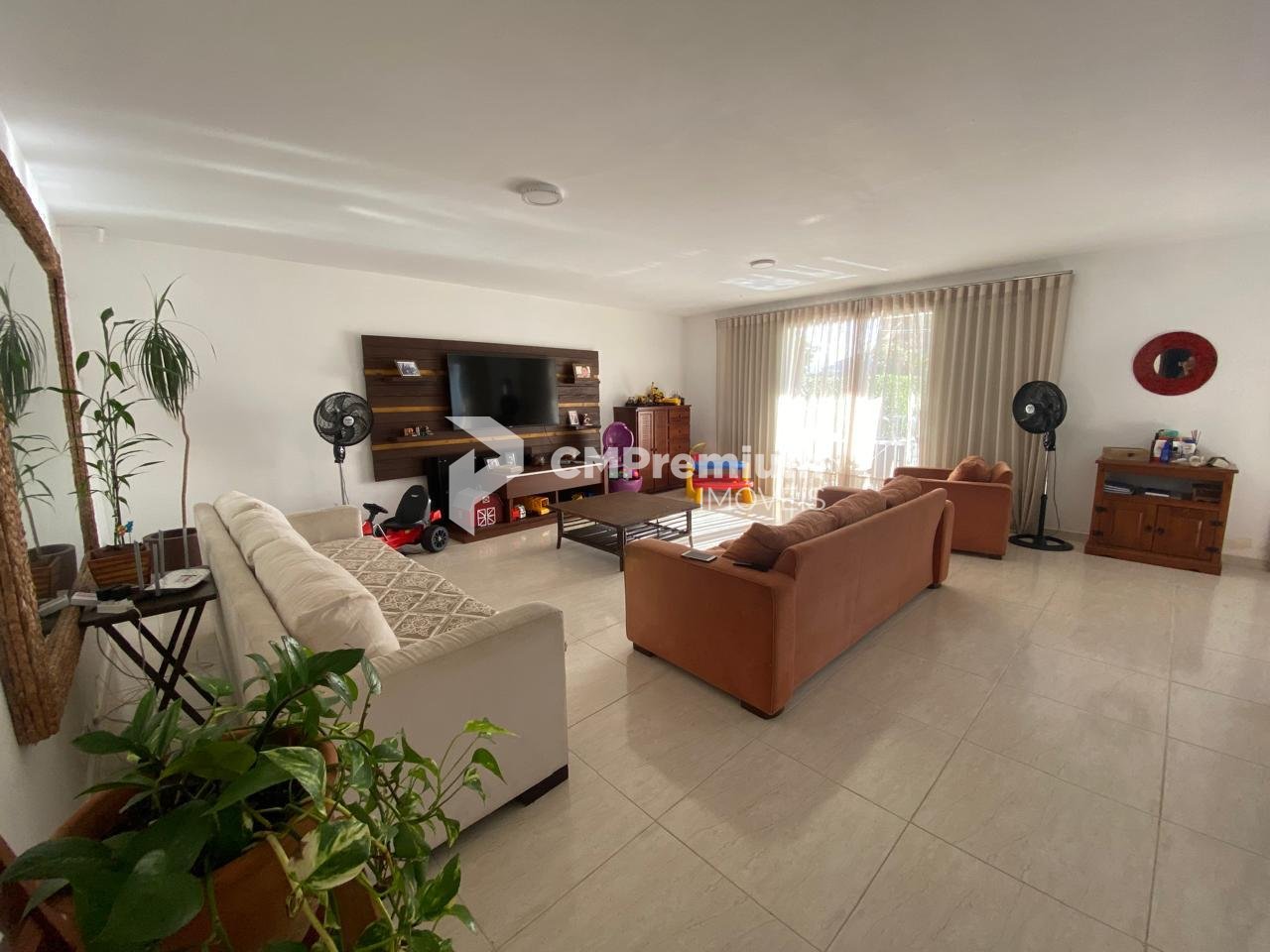 Casa Completa no Litoral  5 Quartos, Edícula, Piscina e Sala C...