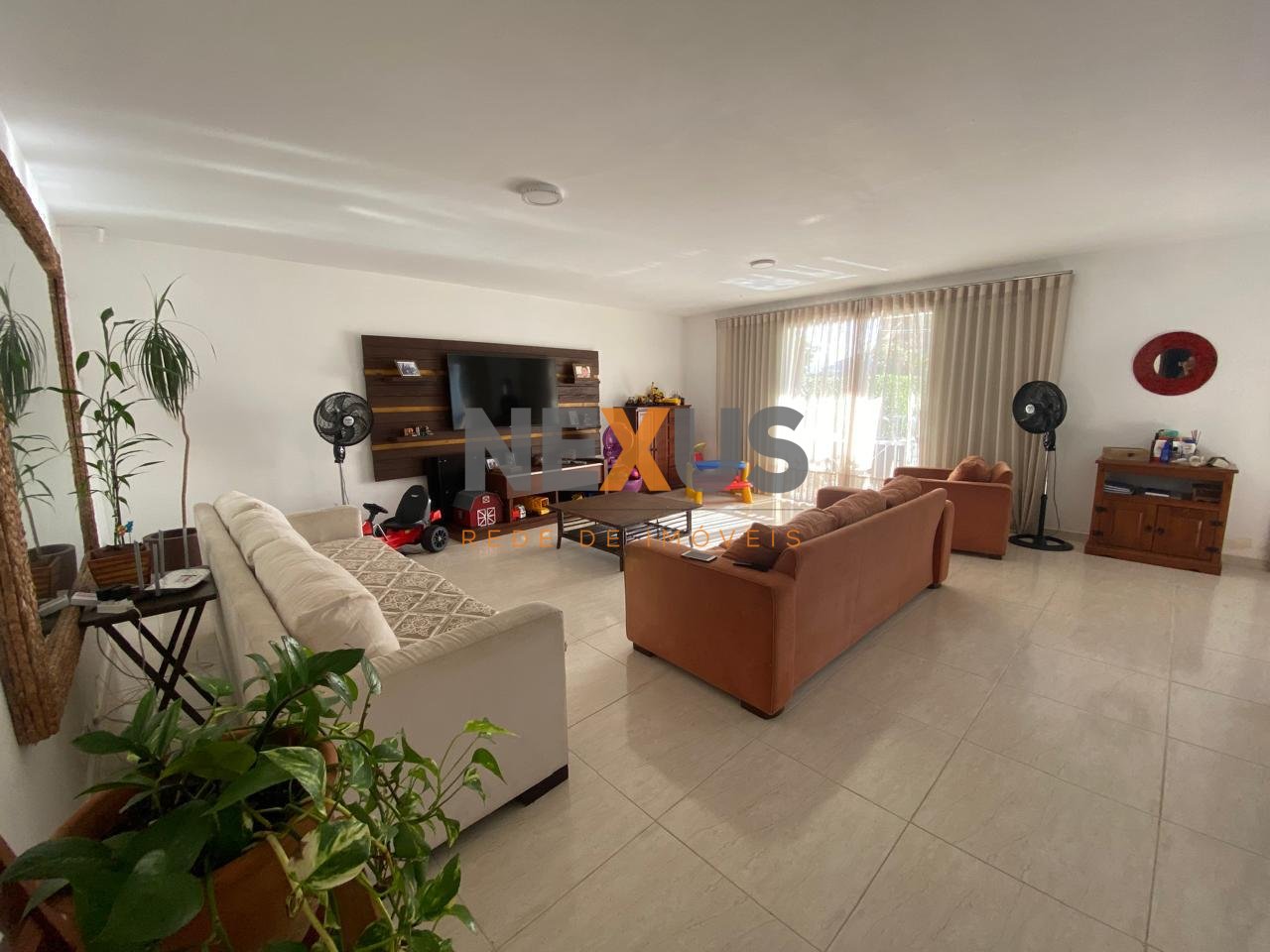 Casa Completa no Litoral 5 Quartos, Edícula, Piscina e Sala C...