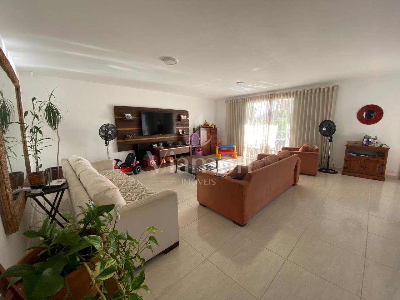 Casa Completa no Litoral  5 Quartos, Edícula, Piscina e Sala C...