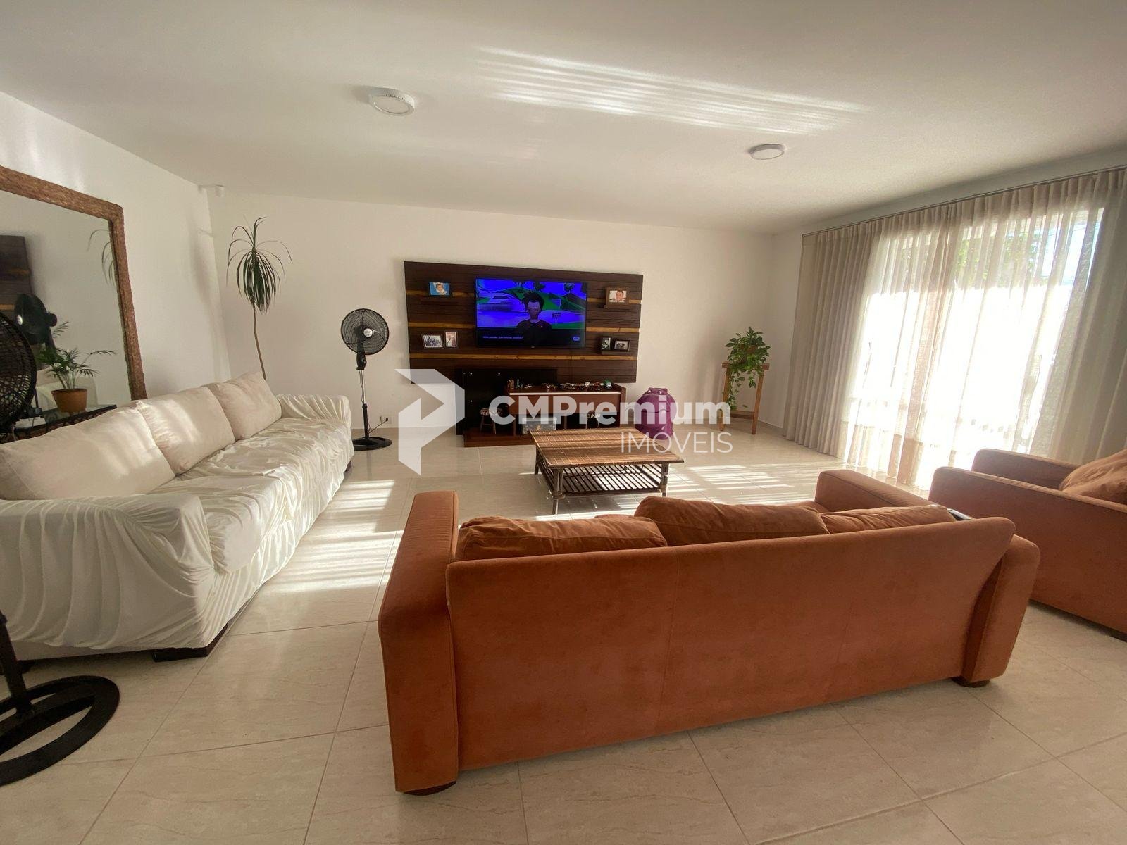 Casa Completa no Litoral  5 Quartos, Edícula, Piscina e Sala C...