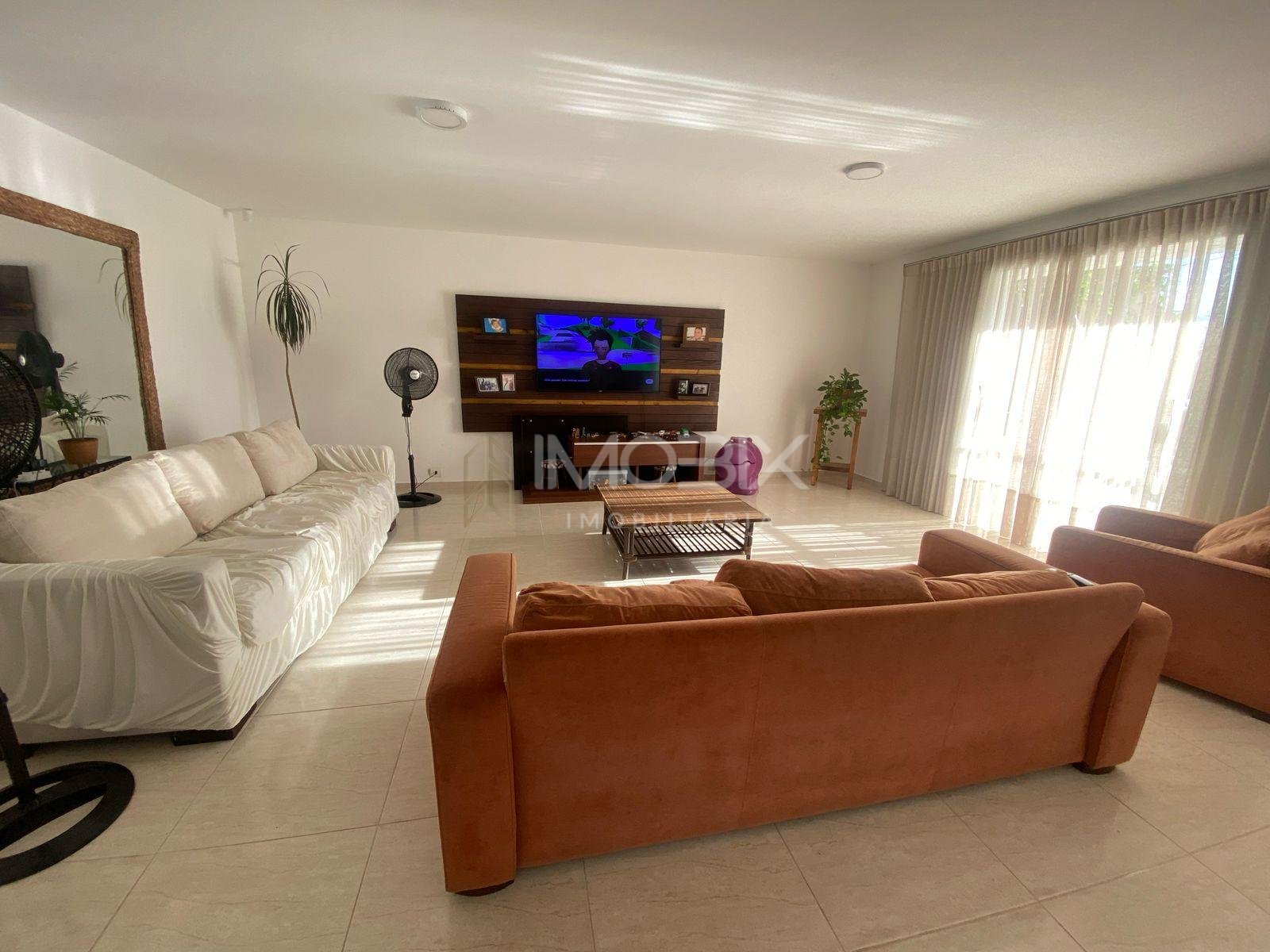 Casa Completa no Litoral 5 Quartos, Edícula, Piscina e Sala C...