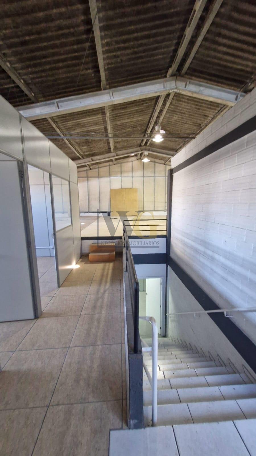 Barracão Comercial em Esquina | 850 m  Construídos em Terreno ...