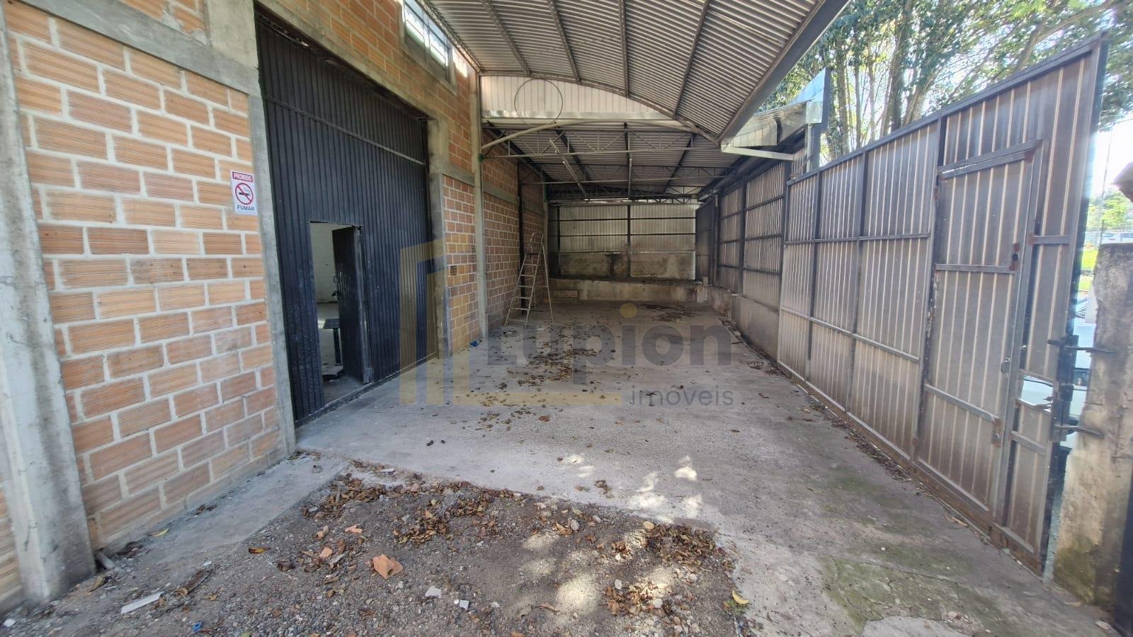 Barracão Comercial em Esquina | 850 m  Construídos em Terreno ...