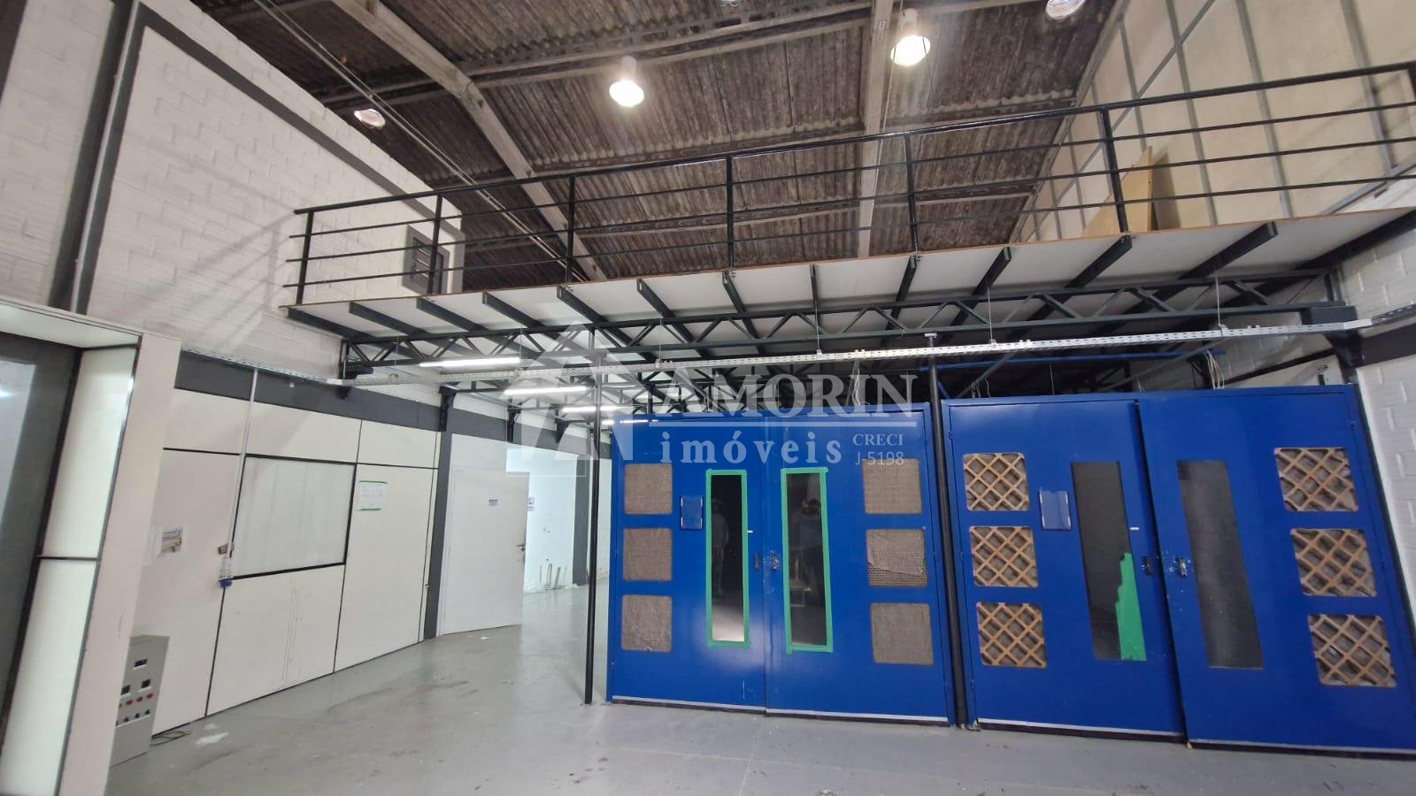 Barracão Comercial em Esquina | 850 m  Construídos em Terreno ...