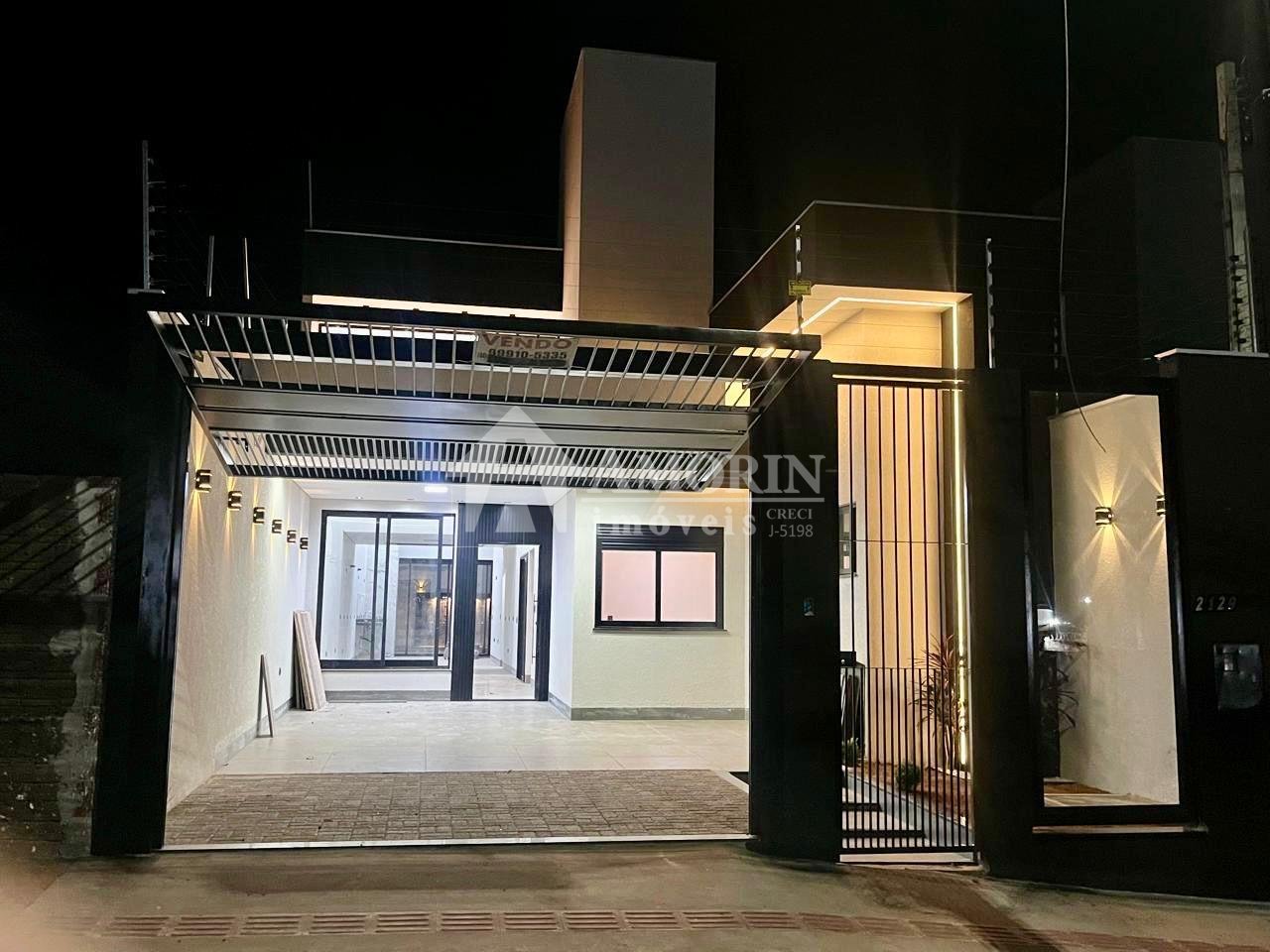 Casa de Alto Padrão com Piscina, 3 Suítes e Área Gourmet  Jard...