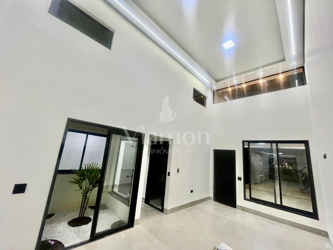 Casa de Alto Padrão com Piscina, 3 Suítes e Área Gourmet  Jard...