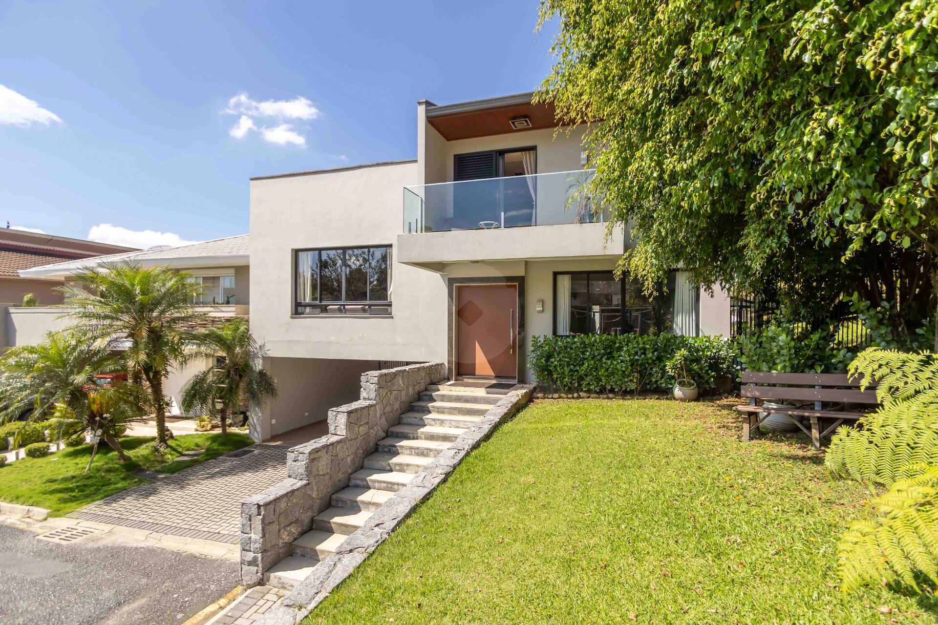 Residência de Alto Padrão em Condomínio Boutique  Exclusividade, Luxo e Segurança