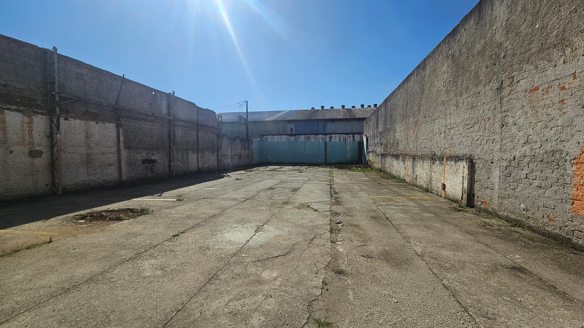 Terreno com predio  Comercial em Ponto Estrat?gico  Ideal para...