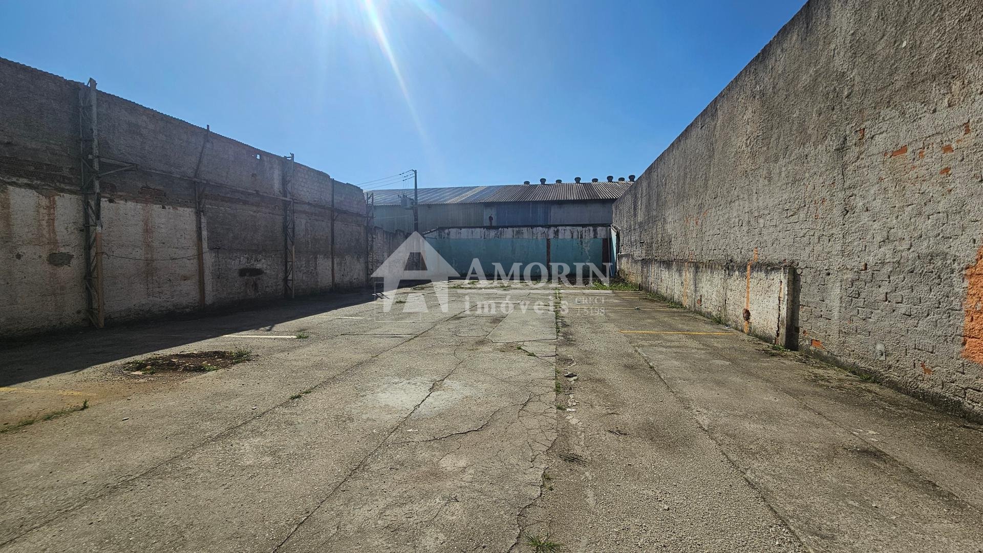 Terreno com predio  Comercial em Ponto Estratégico  Ideal para...