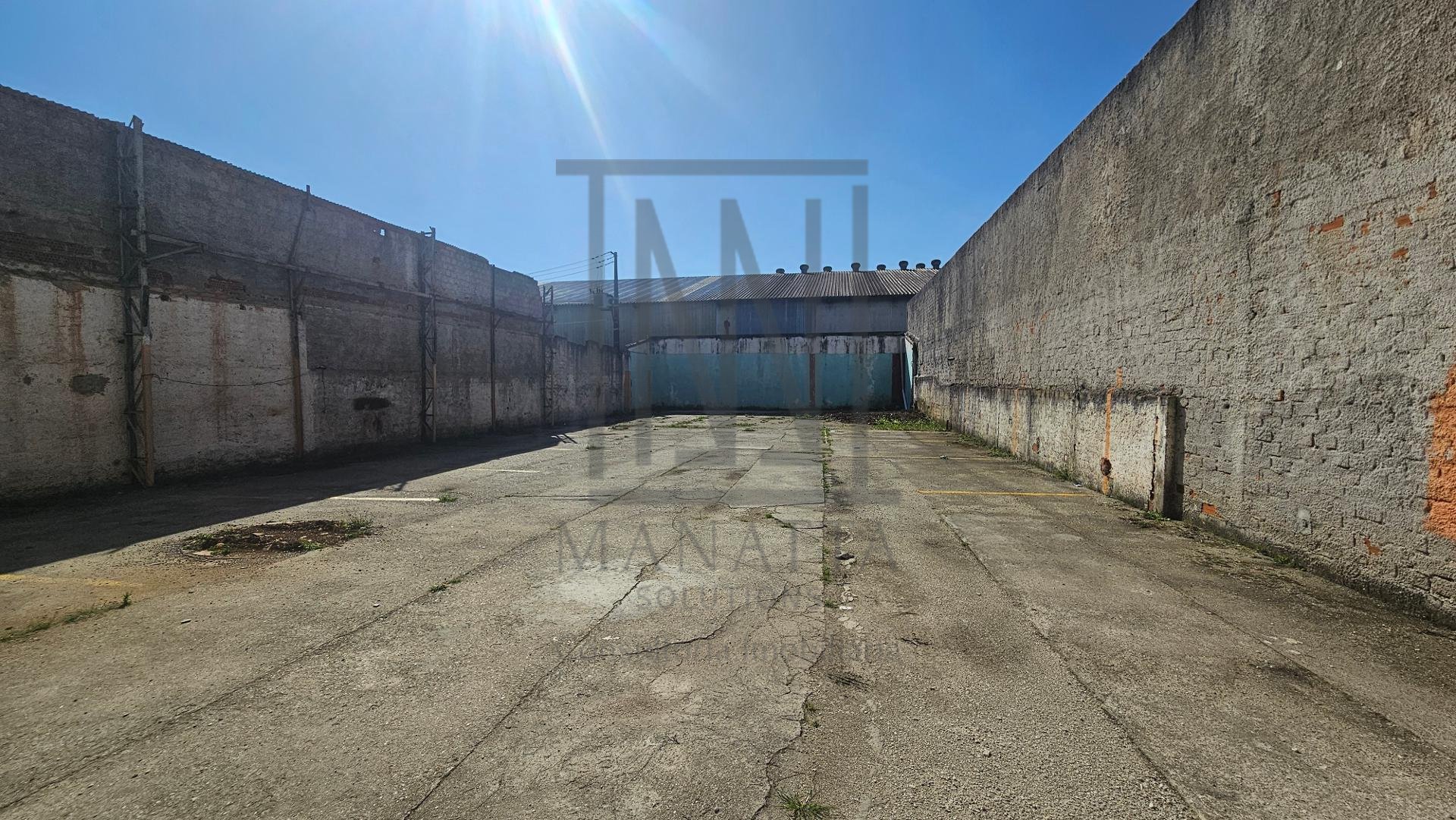 Terreno com predio  Comercial em Ponto Estratégico  Ideal para...