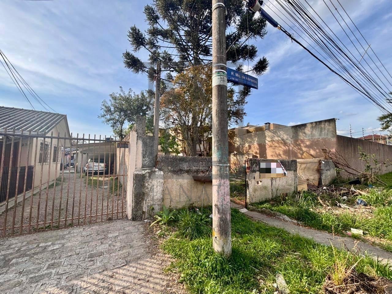 Terreno com 346 m  e 4 casas locadas  Investimento seguro e al...