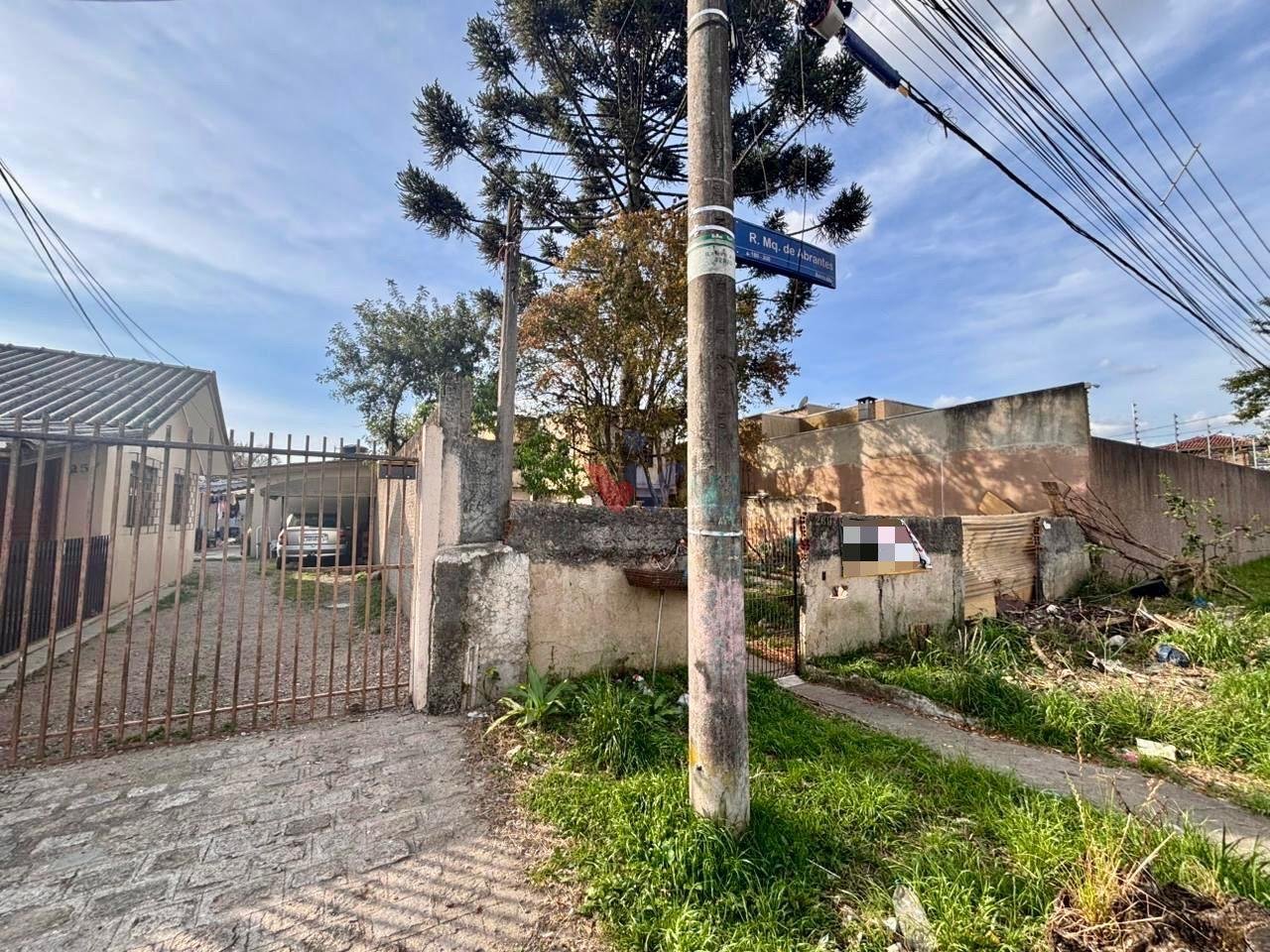 Terreno com 346 m  e 4 casas locadas  Investimento seguro e al...