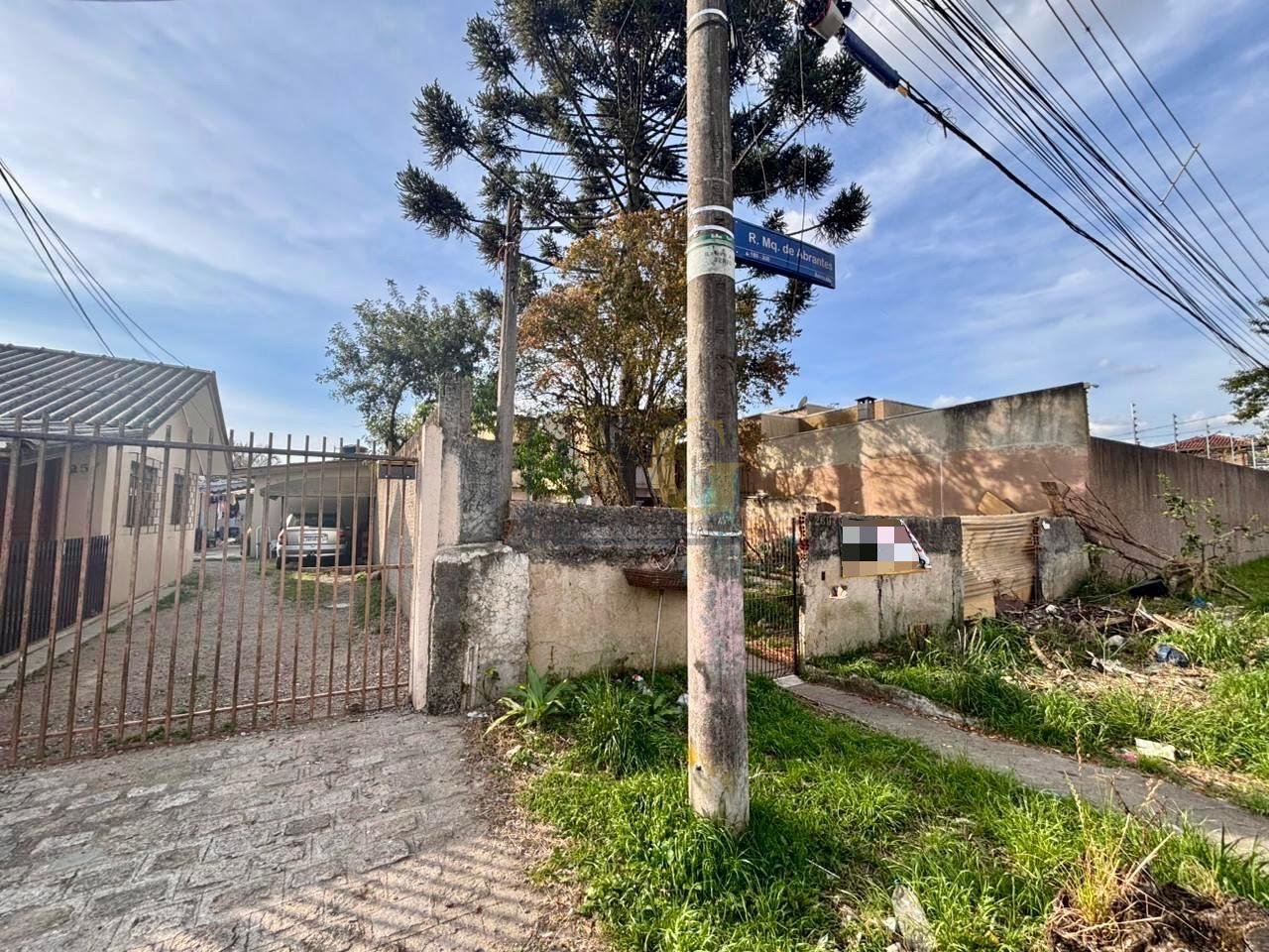 Terreno com 346 m  e 4 casas locadas  Investimento seguro e al...