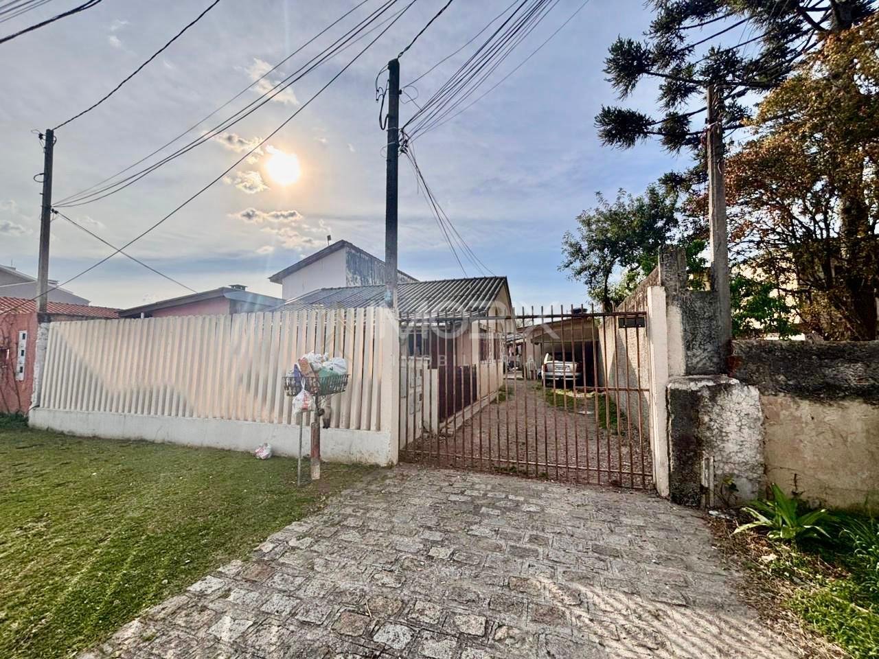 Terreno com 346 m  e 4 casas locadas  Investimento seguro e al...