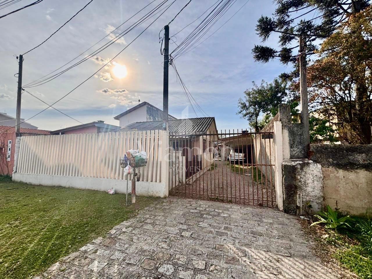 Terreno com 346 m  e 4 casas locadas  Investimento seguro e al...