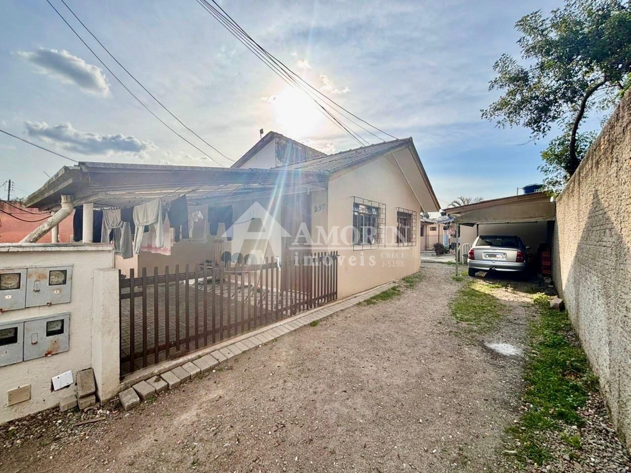 Terreno com 346 m  e 4 casas locadas  Investimento seguro e al...