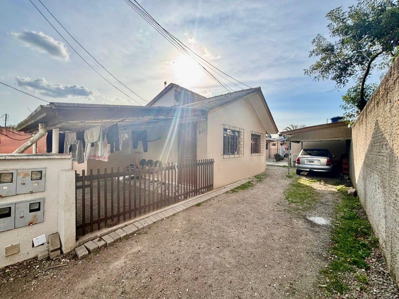 Terreno com 346 m  e 4 casas locadas  Investimento seguro e al...