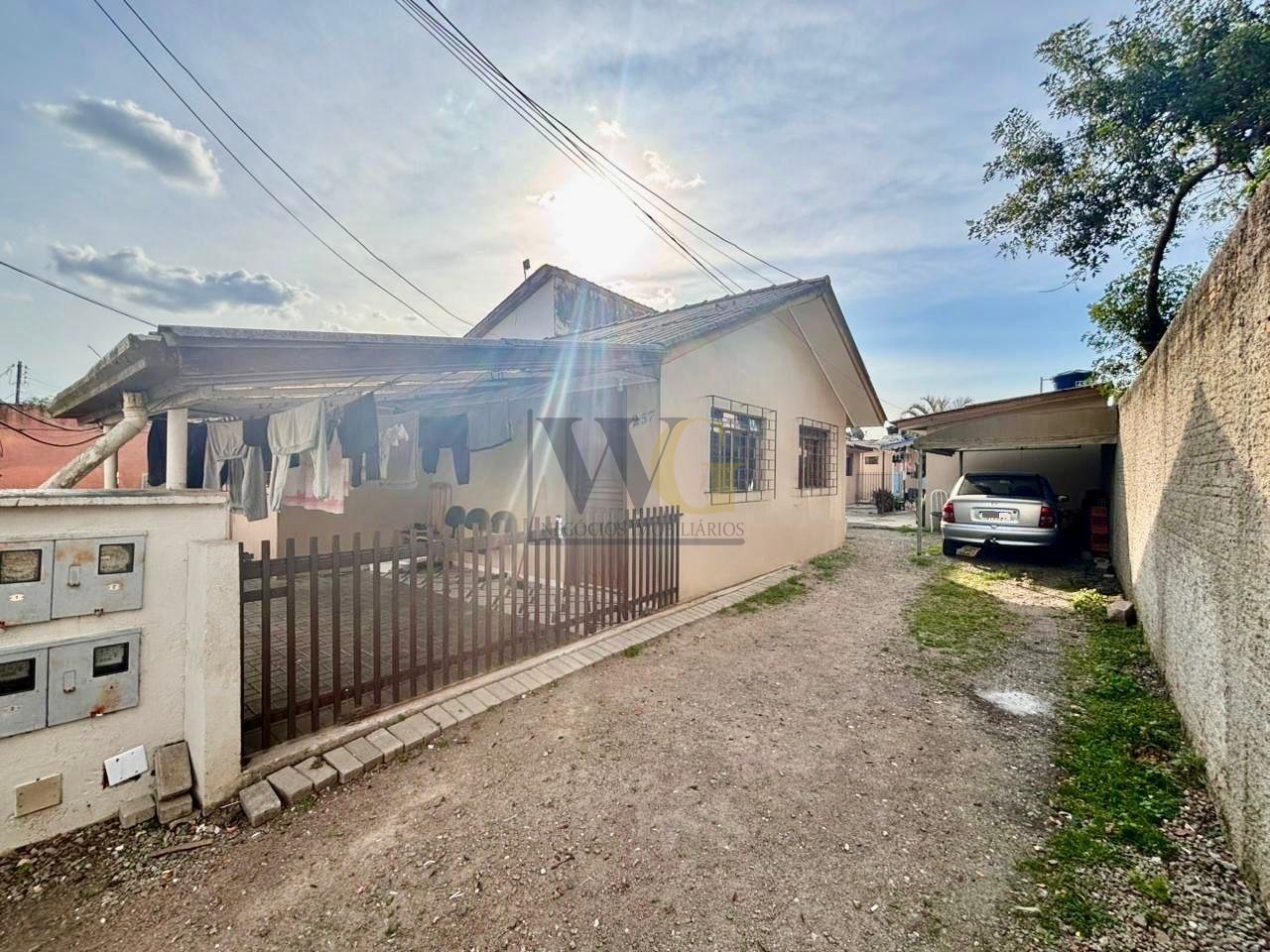 Terreno com 346 m  e 4 casas locadas  Investimento seguro e al...