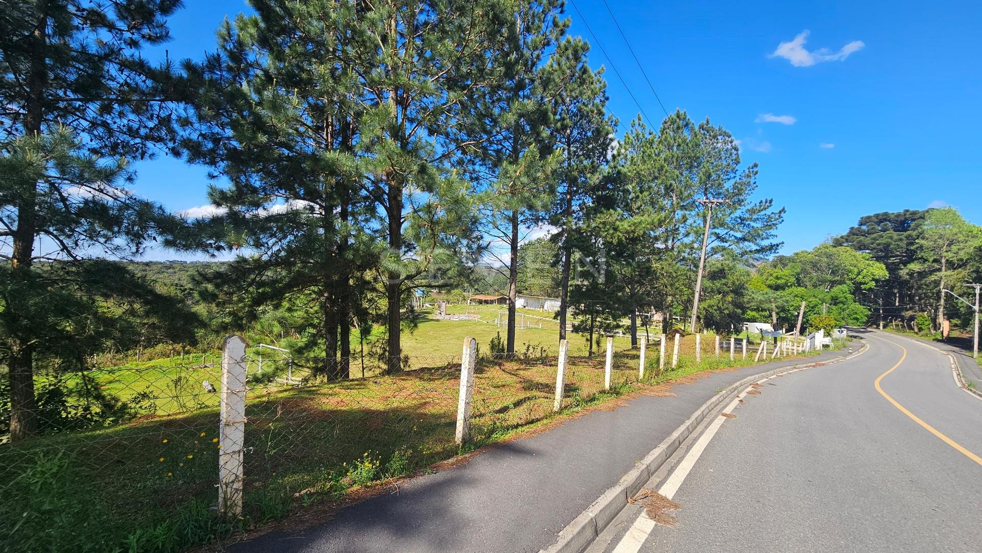 Chácara 58.440m  à Venda em São José dos Pinhais | Casa, Salão...