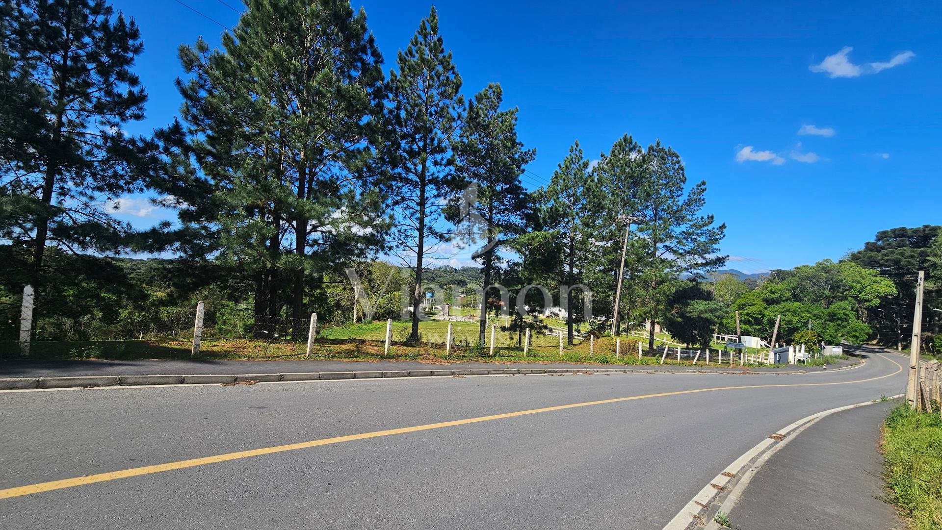 Chácara 58.440m  à Venda em São José dos Pinhais | Casa, Salão...
