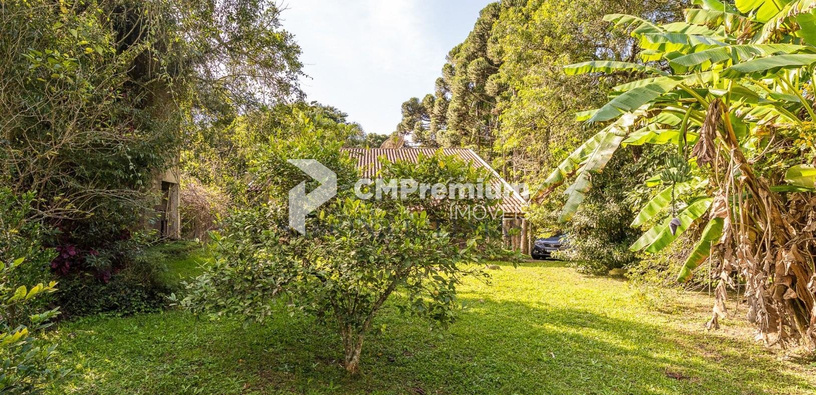 Chácara Charmosa em Pinhais com Casa Principal, Ático e Edícul...