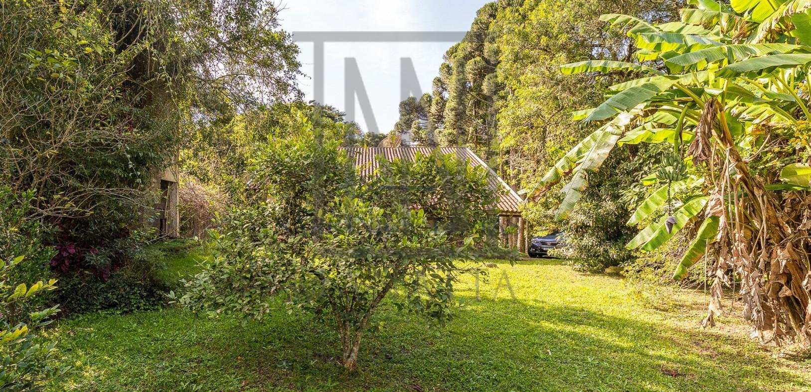 Chácara Charmosa em Pinhais com Casa Principal, Ático e Edícul...