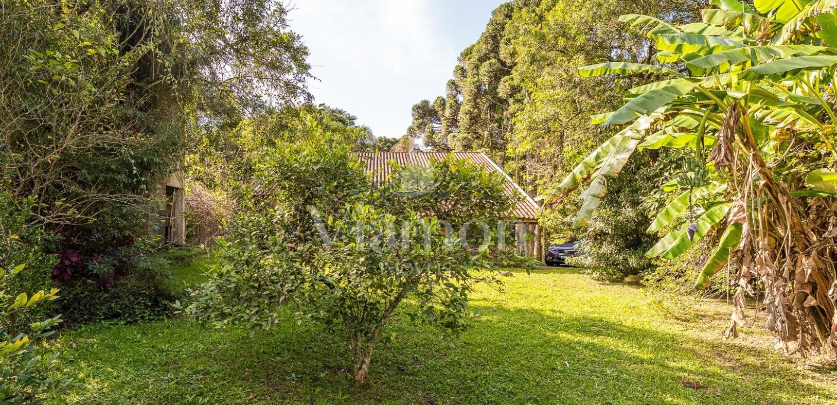 Chácara Charmosa em Pinhais com Casa Principal, Ático e Edícul...