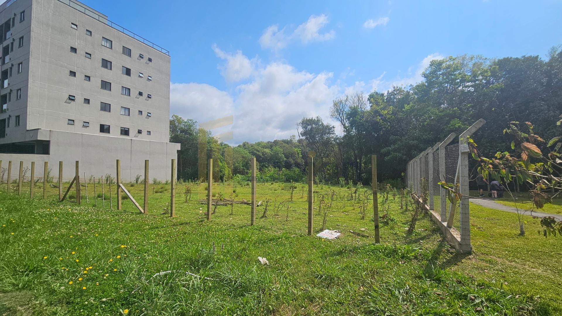 Terreno ZR-3,1 com 2.544 m  no Boa Vista  Localização estratég...