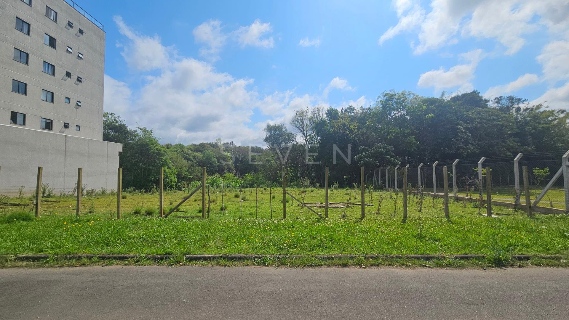 Terreno ZR-3,1 com 2.544 m  no Boa Vista  Localização estratég...