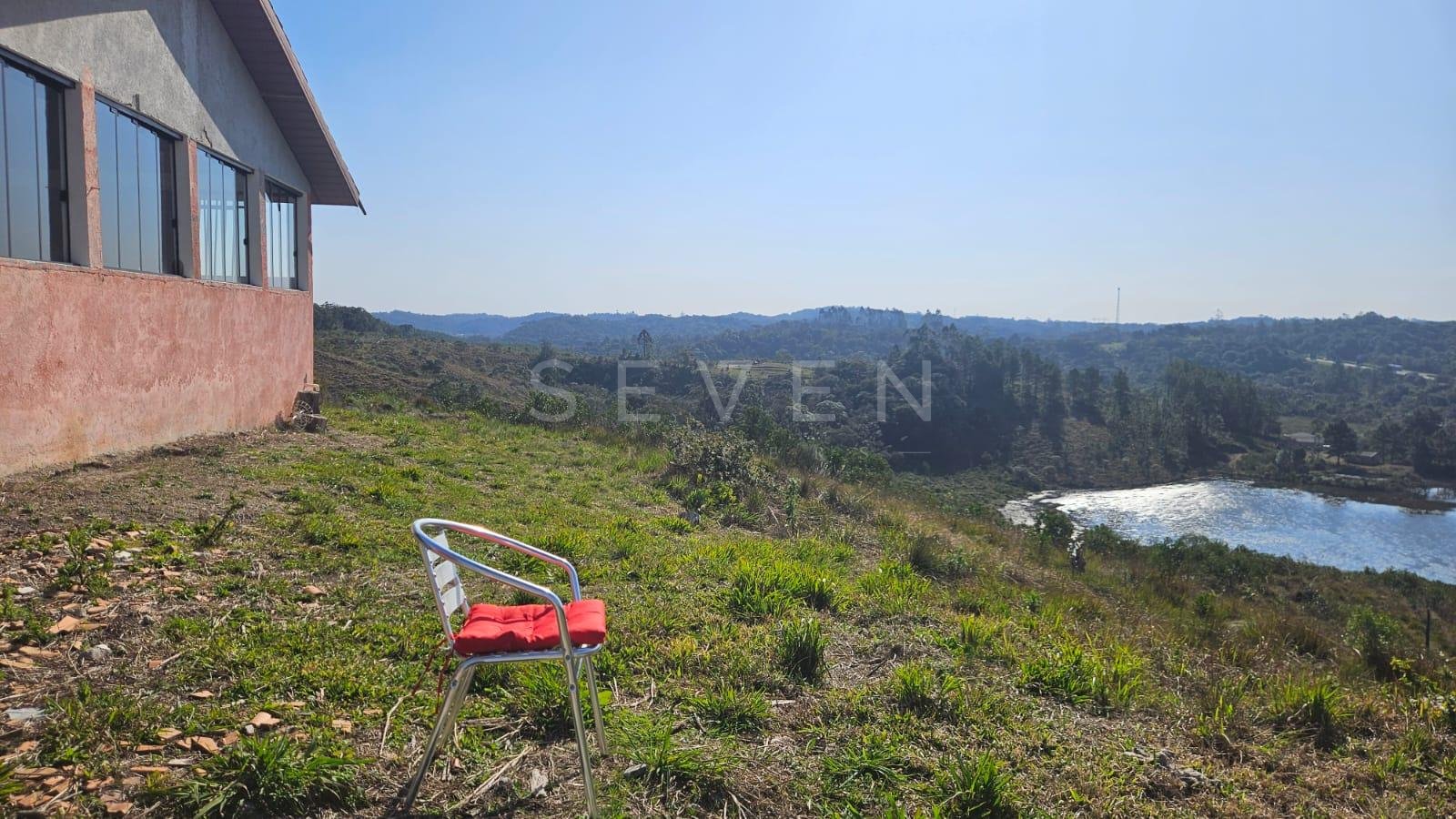 Chácara à Venda em São José dos Pinhais  Casa Ampla, Vista par...