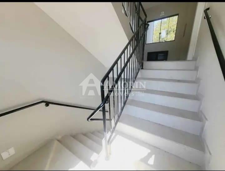 Apartamento com Terraço Privativo e 1 Quarto em Araucária  Con...