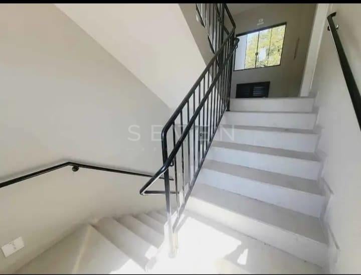 Apartamento com Terraço Privativo e 1 Quarto em Araucária  Con...