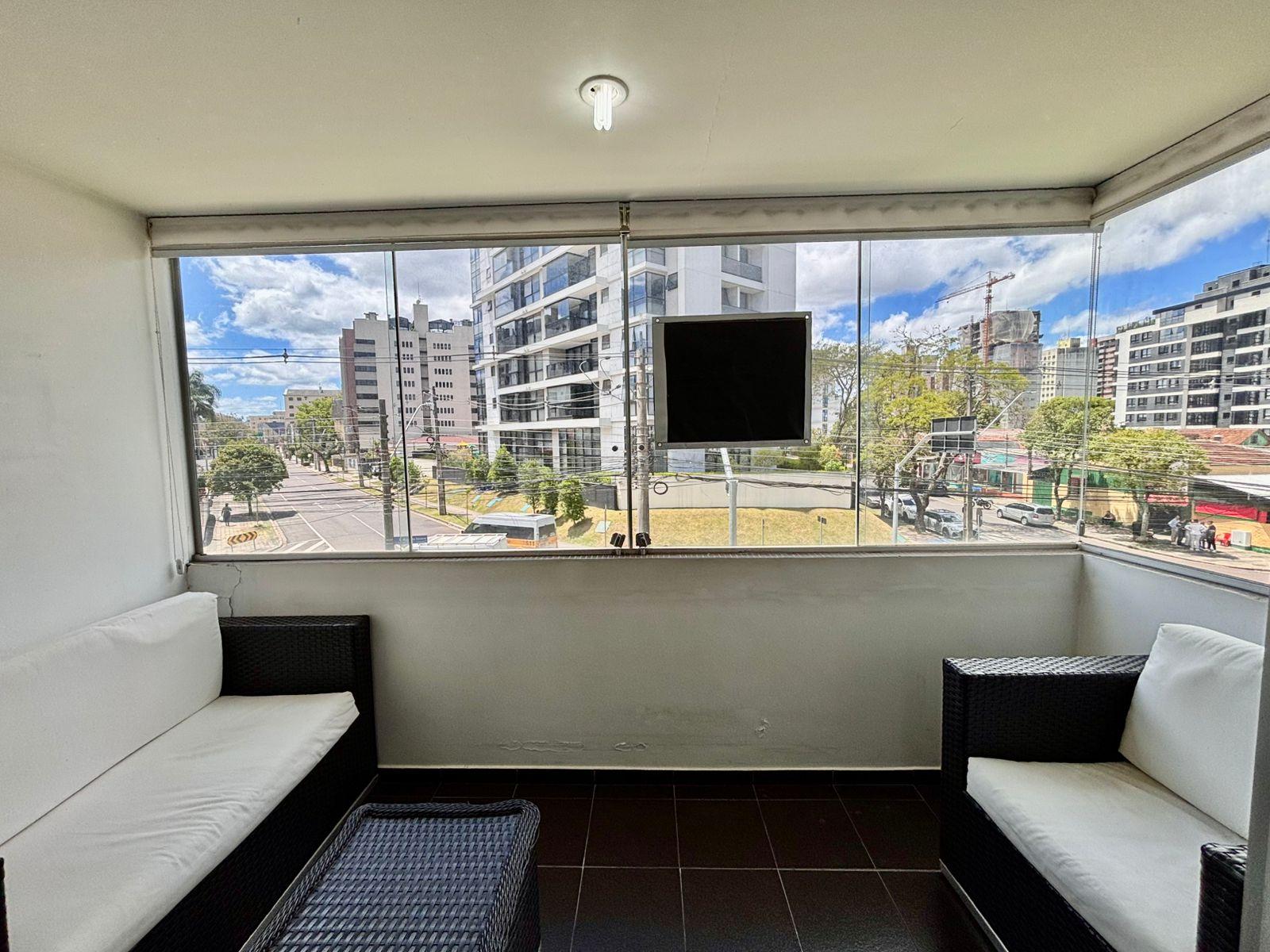 Apartamento no Alto da Glória  3 quartos, suíte e sacada envi...