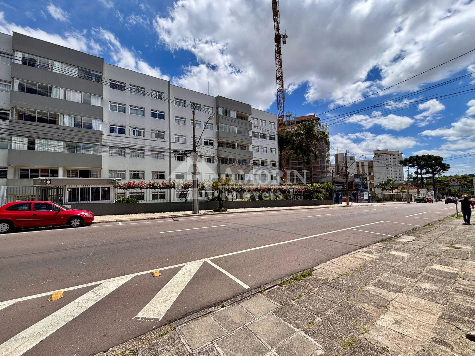 Apartamento à Venda no Alto da Glória  Frente para a Rua, Ilum...