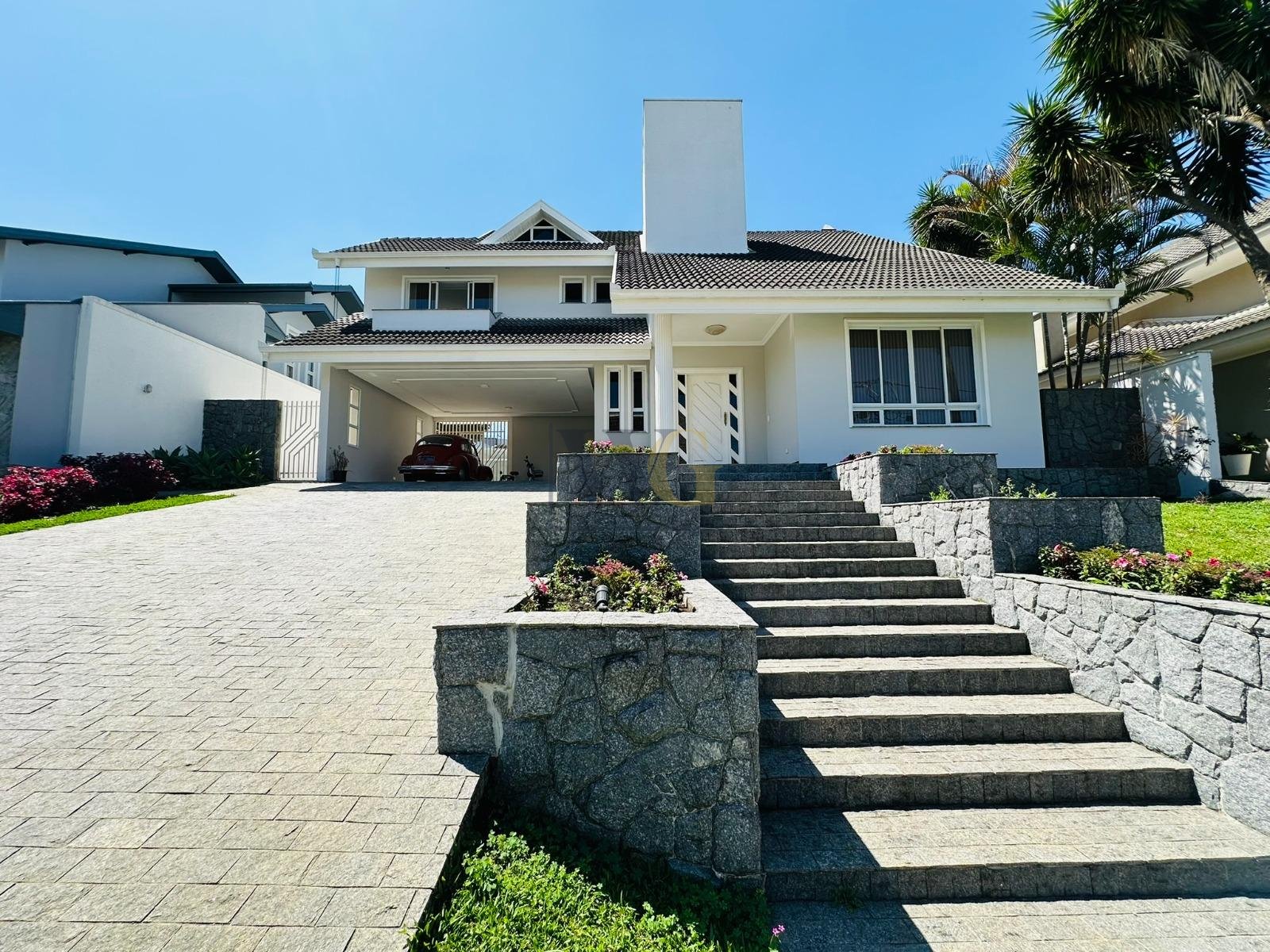 Residência Neoclássica em Condomínio de Luxo  Pinhais  Pineville