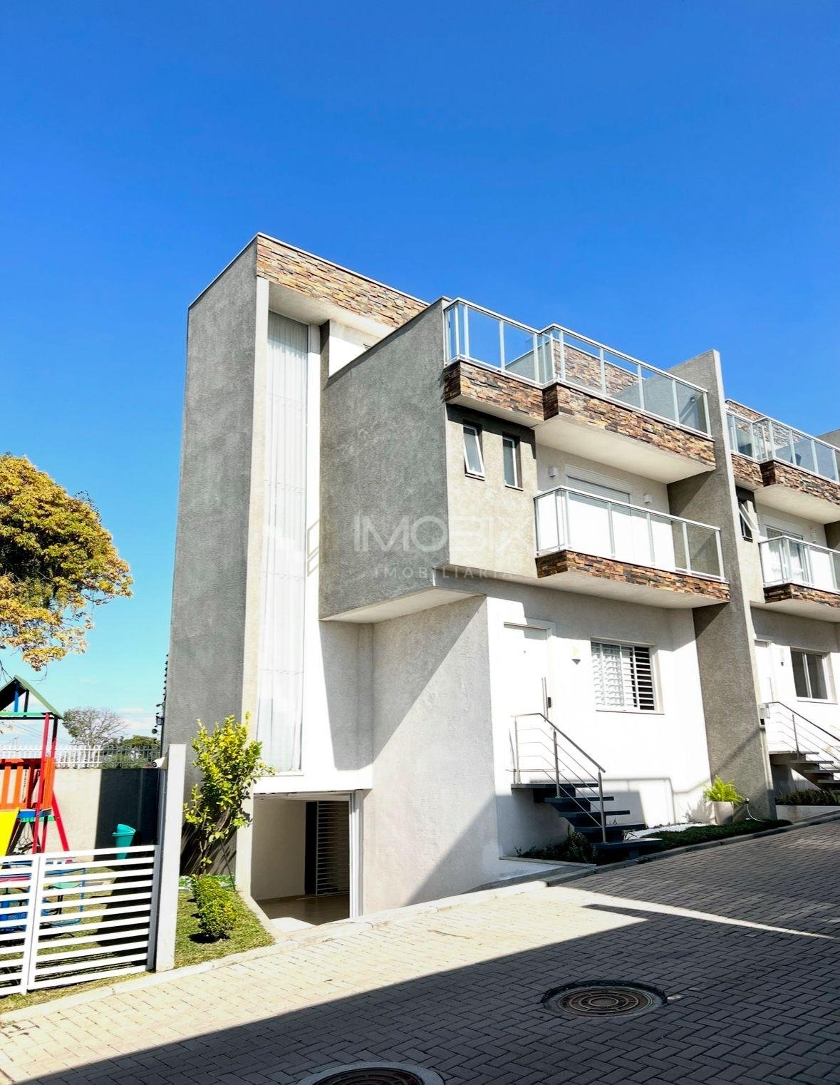 Sobrado de Alto Padrão no Condomínio Saint-Etienne Bairro Ube...