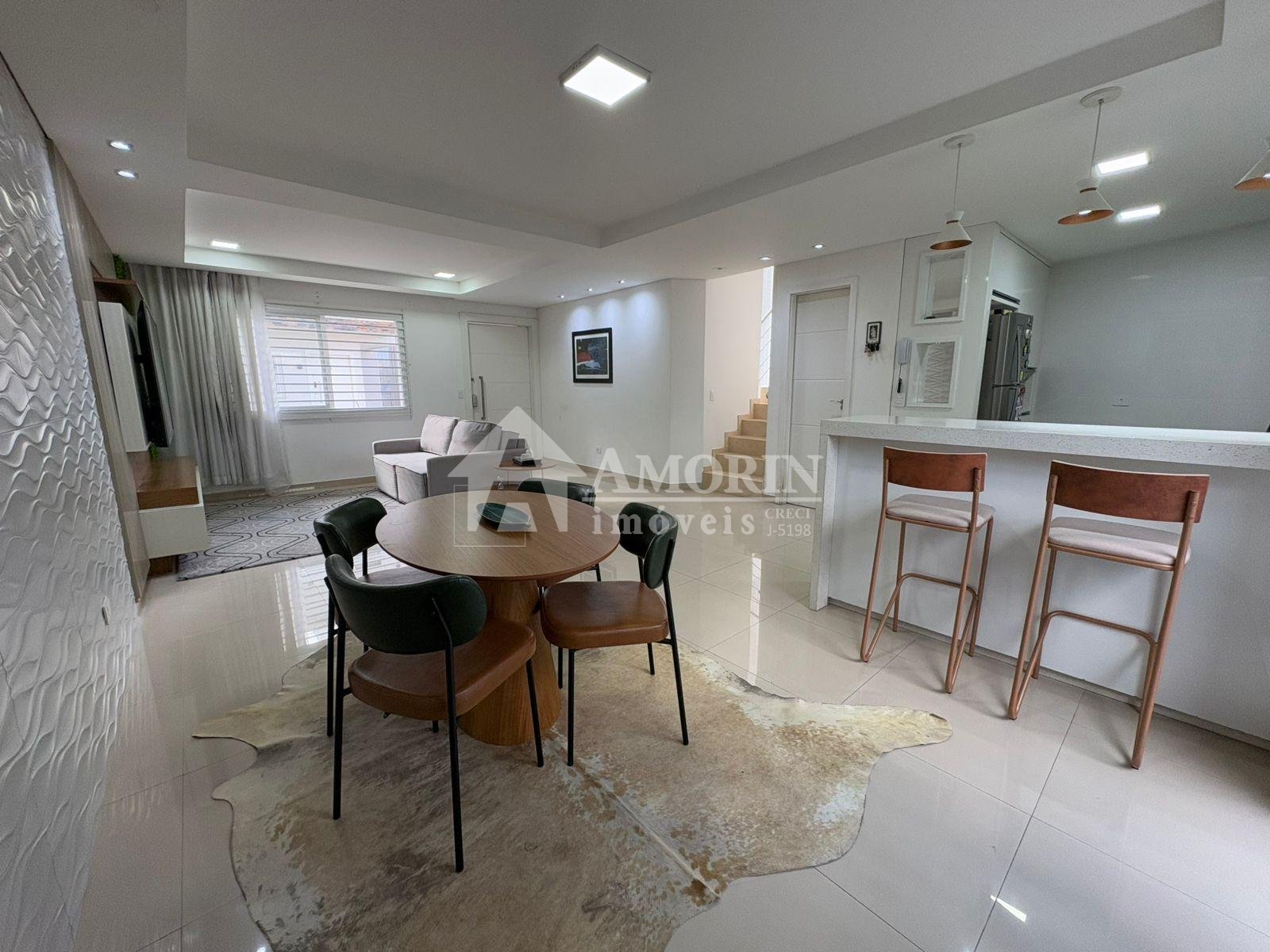 Sobrado de Alto Padrão no Condomínio Saint-Etienne  Bairro Ube...