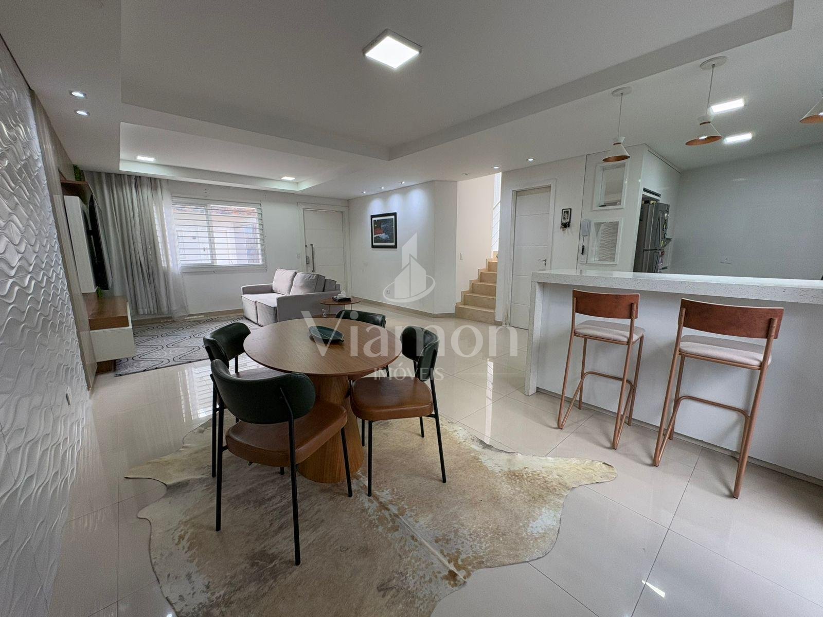 Sobrado de Alto Padrão no Condomínio Saint-Etienne  Bairro Ube...