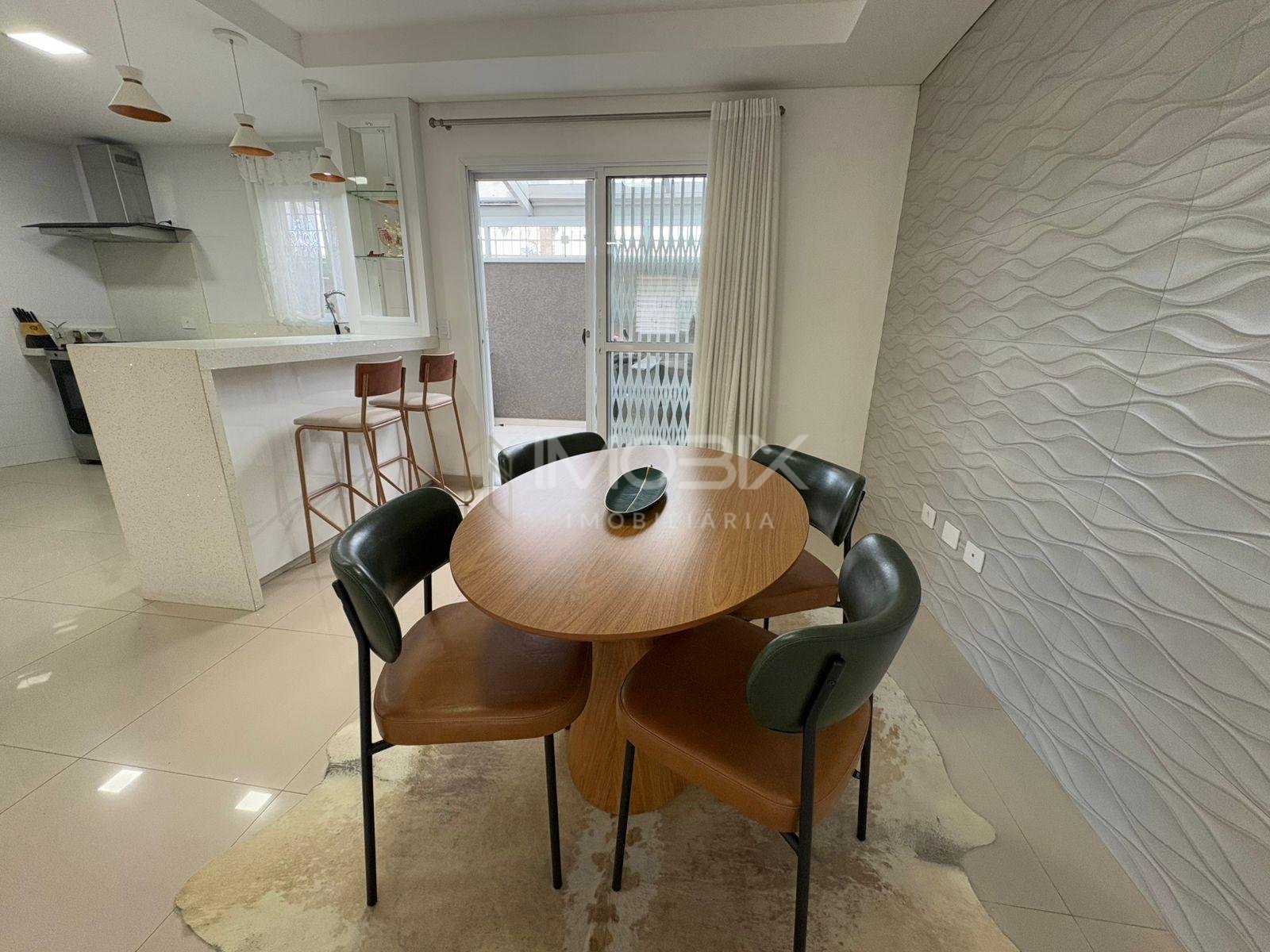 Sobrado de Alto Padrão no Condomínio Saint-Etienne Bairro Ube...