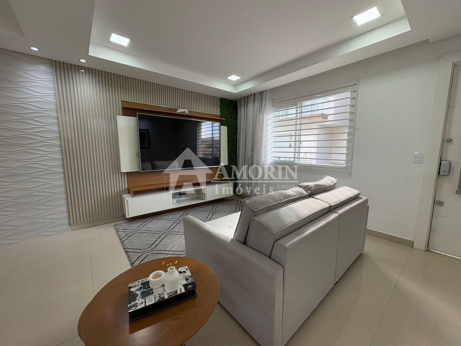 Sobrado de Alto Padrão no Condomínio Saint-Etienne  Bairro Ube...