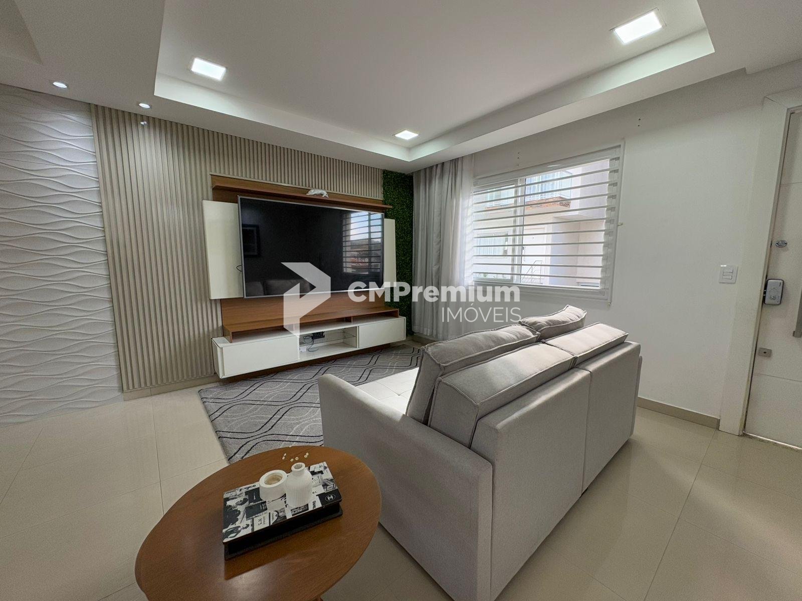 Sobrado de Alto Padrão no Condomínio Saint-Etienne  Bairro Ube...