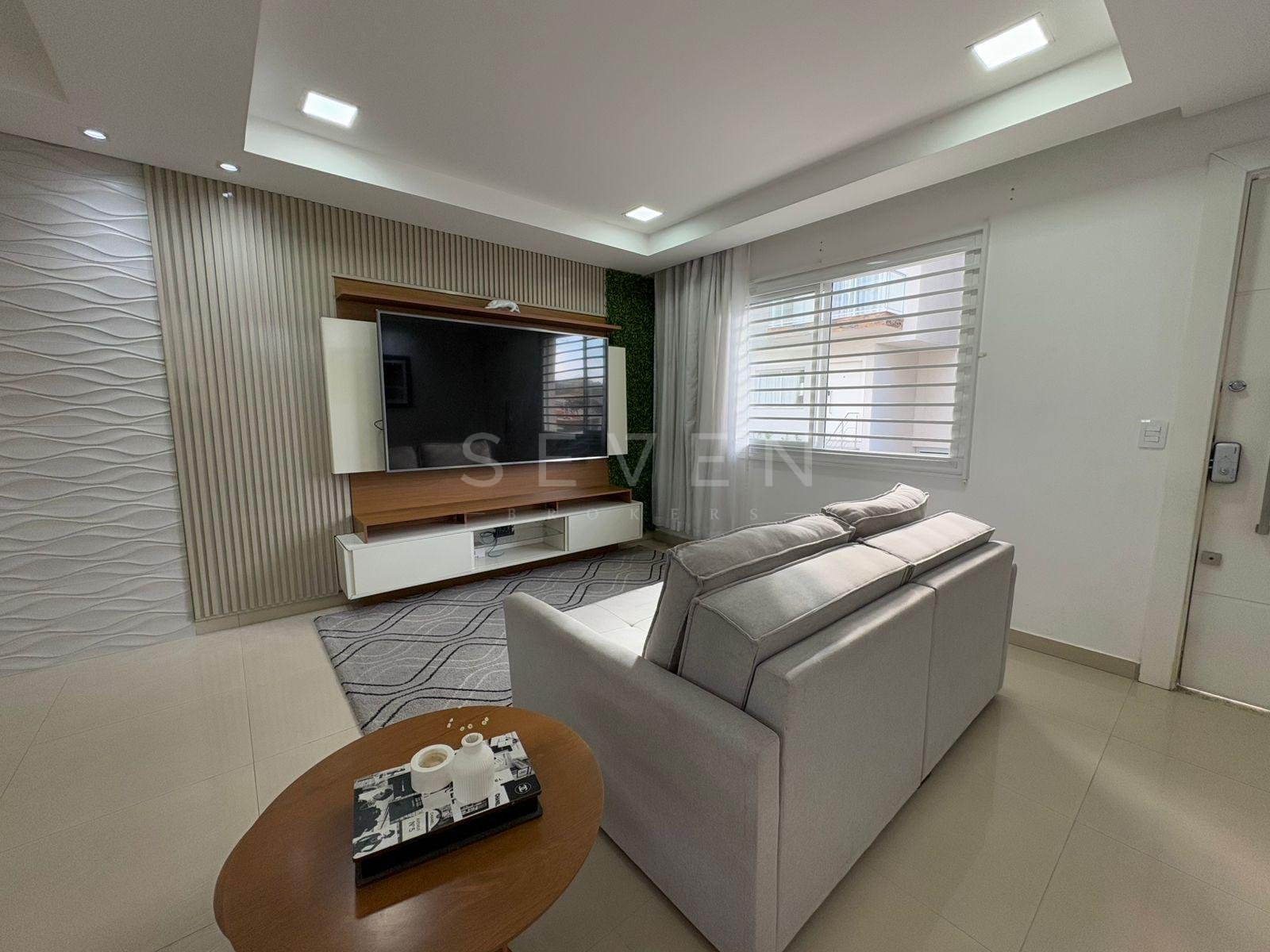 Sobrado de Alto Padrão no Condomínio Saint-Etienne  Bairro Ube...