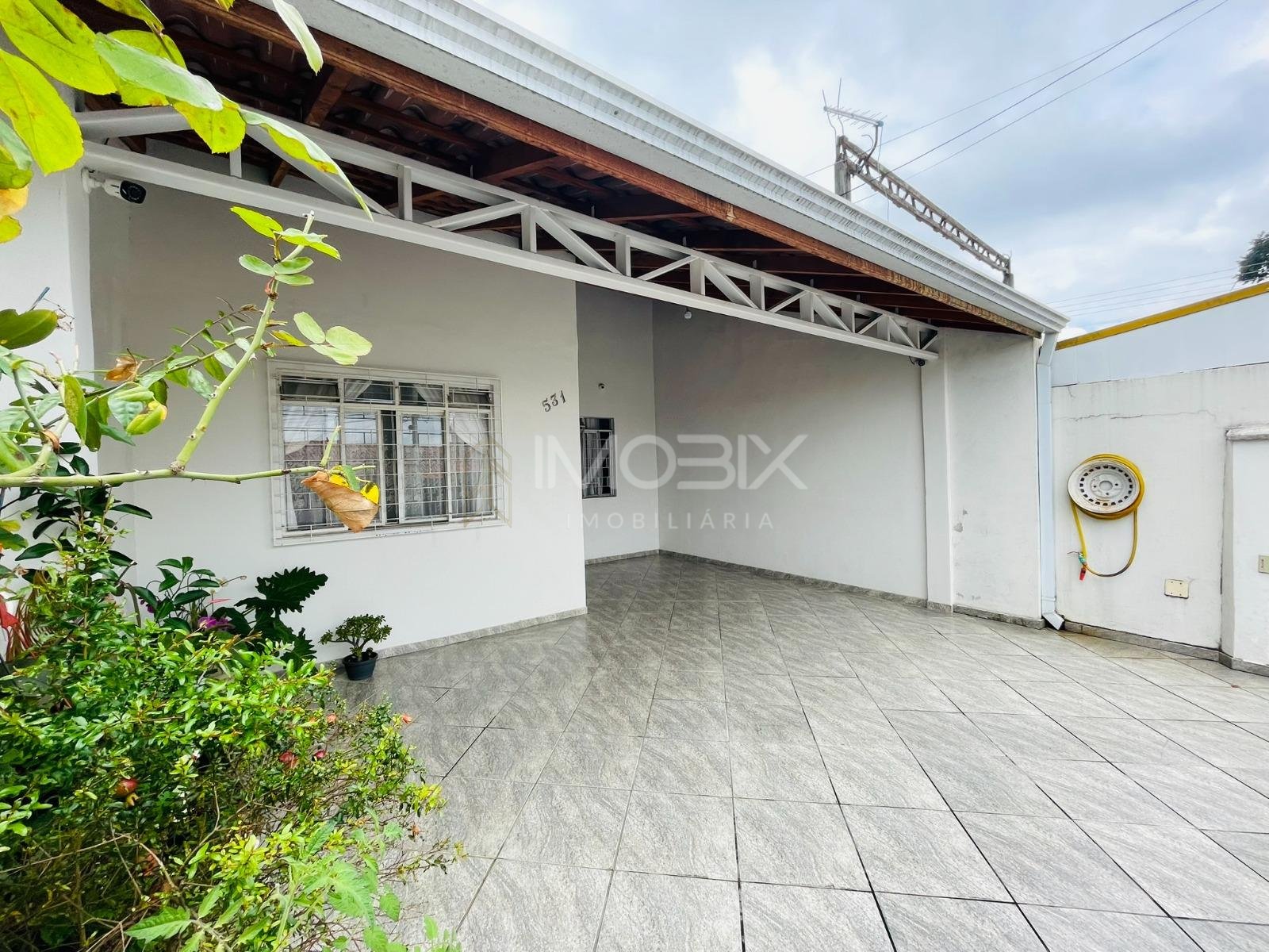 Casa Térrea no Xaxim Conforto, Espaço e Praticidade em Locali...