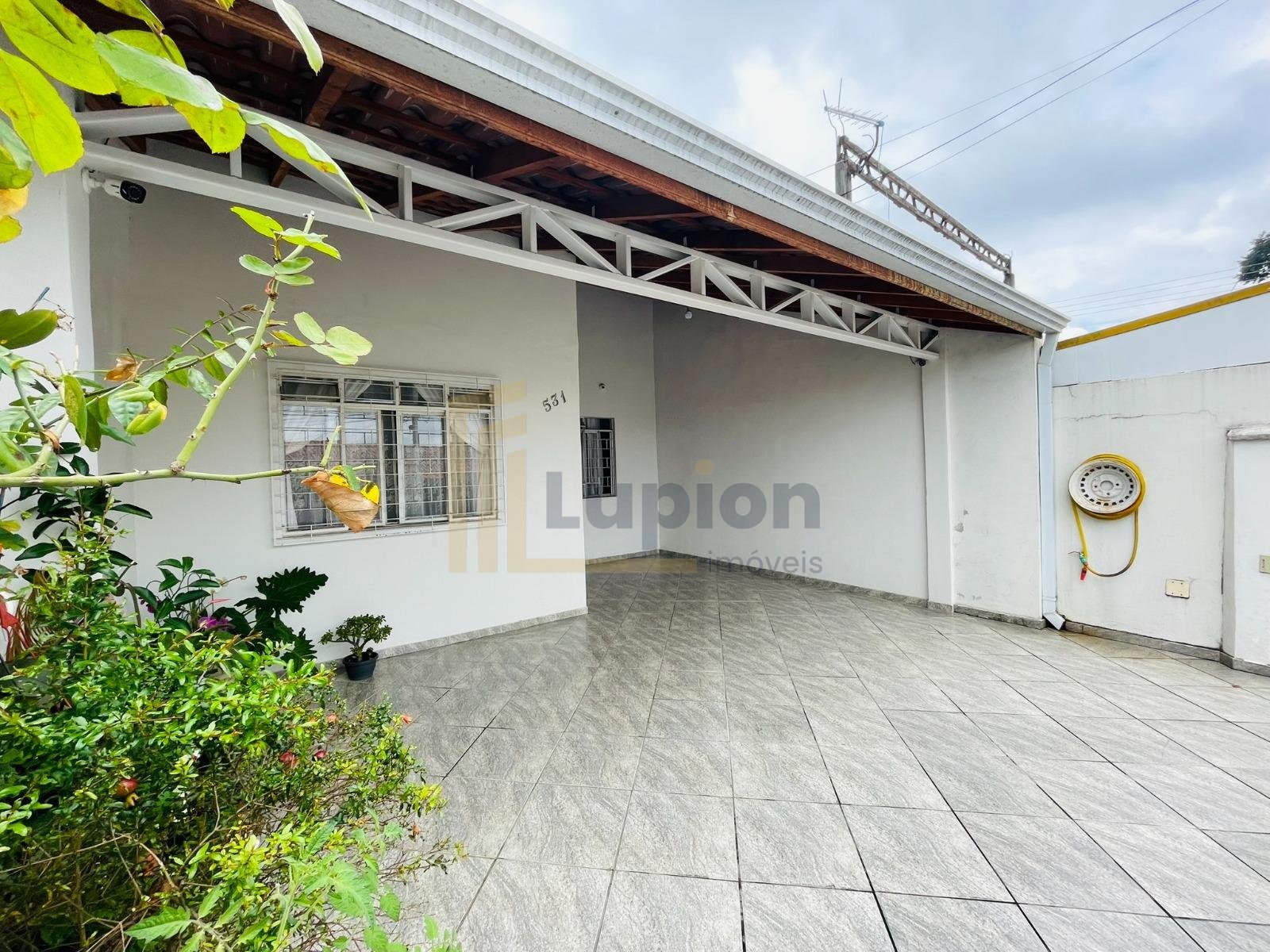 Casa Térrea no Xaxim  Conforto, Espaço e Praticidade em Locali...