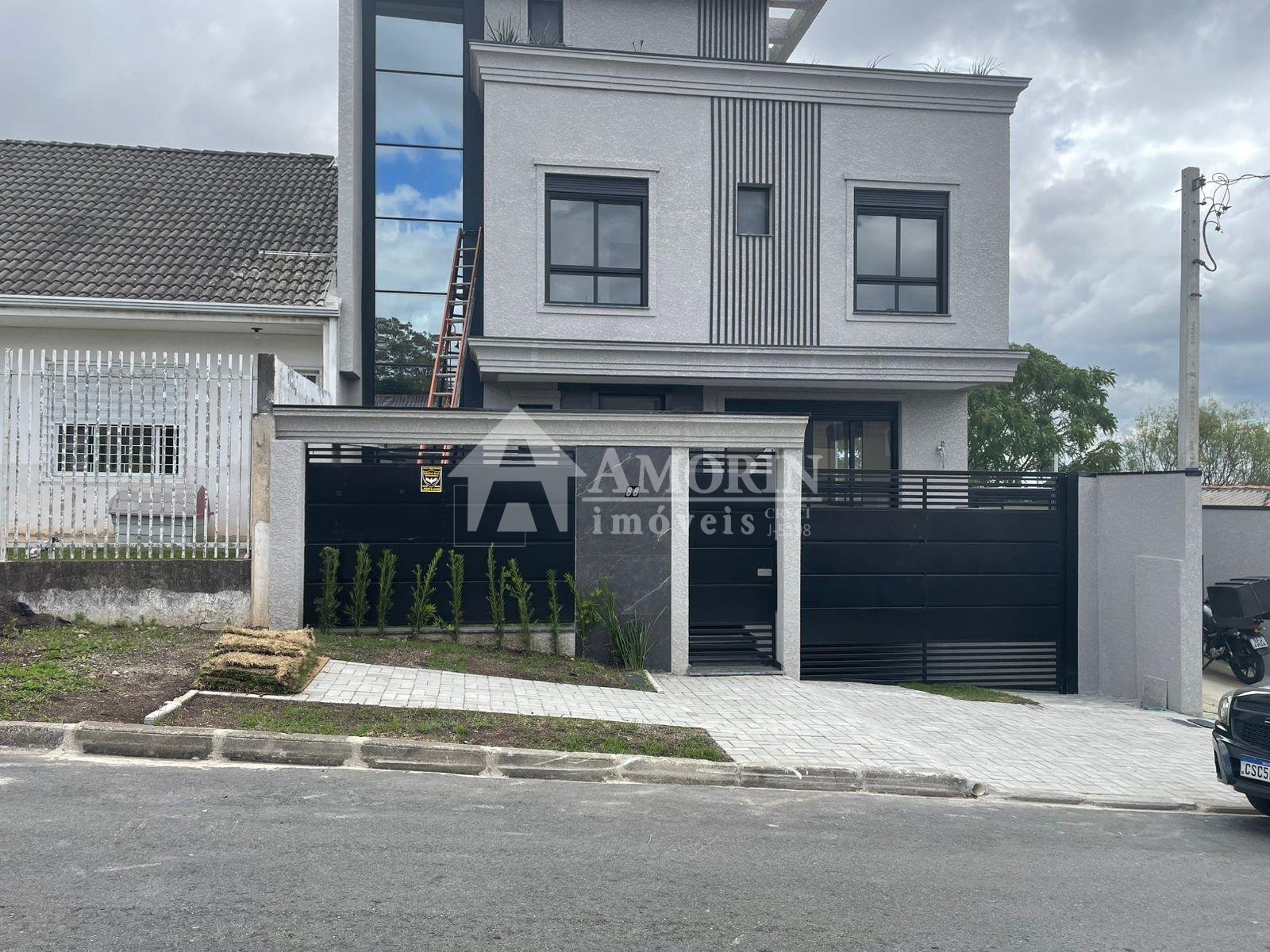 Sobrado de Alto Padrão no Uberaba  3 Suítes, Terraço Gourmet e...